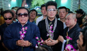 Phước Sang, Thanh Bạch thất thần đưa tiễn nghệ sĩ Khánh Nam