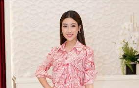 Hoa hậu Mỹ Linh xinh đẹp rạng rỡ trước thềm dự Miss World