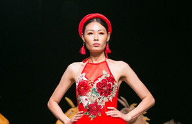 Cảm hứng dân gian ma mị trong BST của Cao Minh Tiến tại Tuần lễ thời trang