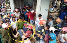 Đang ngồi ăn cơm, người phụ nữ bị xe tải tông trọng thương