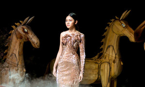 Á hậu Thanh Tú, quán quân Kim Dung gây ấn tượng mạnh trên sàn diễn thời trang