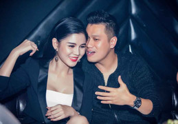 Việt Anh thân mật bạn diễn 'Người phán xử' trong quán bar