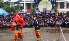 Vượt 1000 km mang Trung thu đến với trẻ em vùng lũ Bình Định