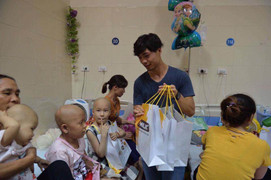 Công Phượng, Xuân Trường làm nghĩa cử cao đẹp đêm Trung thu