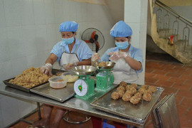 Ngành ATTP tăng cường kiểm tra vệ sinh an toàn dịp Tết Trung thu cả nước