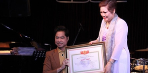 Hủy bỏ danh hiệu 'Giáo sư âm nhạc' trong bằng khen của Ngọc Sơn