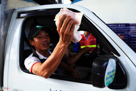 BOT Biên Hòa xả trạm 6 lần, tài xế vẫn bức xúc đòi xả vô thời hạn