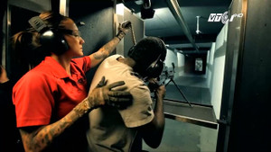 Las Vegas: Súng đạn được dùng như đồ chơi, phục vụ giải trí