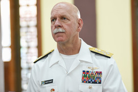 Tư lệnh Hạm đội Thái Bình Dương nói về khả năng tàu sân bay Mỹ thăm Việt Nam