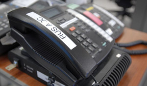 Chiếc điện thoại xấu xí giúp Nga và Mỹ tránh chiến tranh thế giới thứ 3