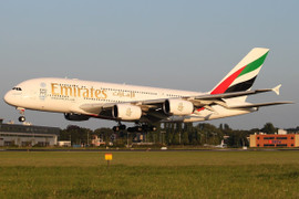 Video: Màn hạ cánh thót tim của chiếc Airbus A380