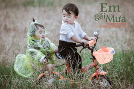 Bộ ảnh ‘Em gái mưa’ phiên bản nhí đốn tim dân mạng