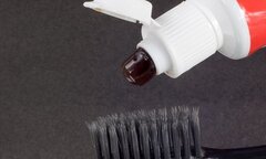 Thực hư sử dụng kem đánh răng chứa than hoạt tính gây sâu răng, làm răng ố hơn