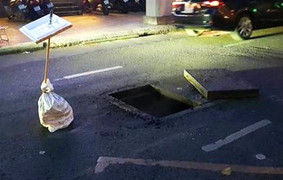 Hố ga nổ tung nắp, khói lửa bốc lên nghi ngút giữa Sài Gòn