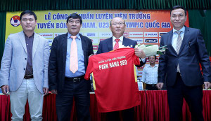 HLV Lê Thụy Hải: 'HLV Park Hang Seo khó làm được như ông Mai Đức Chung'