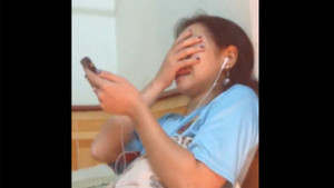 Video: Fan nữ Việt Nam khóc nức nở khi Messi đưa Argentina đến World Cup 2018