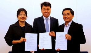 Bầu Đức chiêu mộ thành công trợ lý Guus Hiddink làm thầy lứa Công Phượng