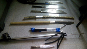 Nhóm côn đồ mang hung khí đến các quán cà phê đòi 'bảo kê'