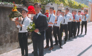 Trần Tú 'Người phán xử' tổ chức lễ ăn hỏi với hôn thê như hot girl