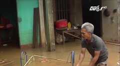 Thanh Hóa: Chưa hết lũ, dân đã hối hả chuẩn bị chạy bão