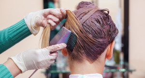 Nghiên cứu sốc: Nhuộm tóc làm tăng nguy cơ mắc ung thư vú