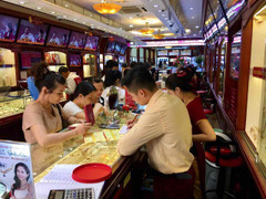 Giá vàng hôm nay 16/10: Đón không khí lạnh, vàng giảm mạnh bất ngờ