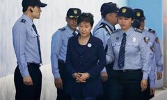 Sau 6 tháng ngồi tù, bà Park Geun-hye chia sẻ sốc