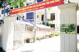 Giám đốc Sở tát lái xe vì đi nhầm đường viết đơn xin từ chức trước khi bị kỷ luật