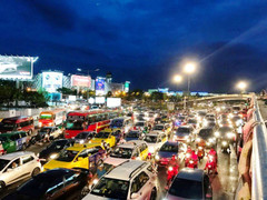 Infografic: Ô tô vào trung tâm TP.HCM sẽ phải trả phí ra sao?