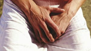 Ung thư dương vật, quý ông suýt mất 'của quý' vì bị chẩn đoán táo bón