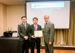 Vietcombank tiếp tục được The Asian Banker trao giải thưởng Ngân hàng mạnh nhất Việt Nam