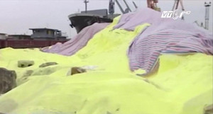 Video: Cận cảnh hàng vạn tấn lưu huỳnh chất đống ở cảng Hải Phòng