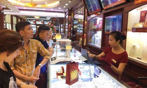 Giá vàng hôm nay 19/10: Vì sao tiếp tục giảm mạnh?