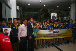 HLV Chung Hae Seong ‘choáng’ khi làm tướng nhà bầu Đức