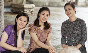 NSND Lan Hương làm mẹ tần tảo của chị em Sao mai Bích Hồng - Thu Hằng