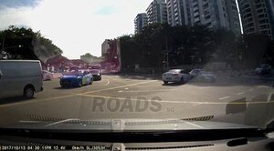 Video: 'Ô tô ma' bất thình lình xuất hiện gây tai nạn trên phố
