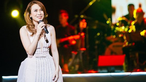 Mỹ Tâm ngẫu hững hát live 'Đừng hỏi em' chiều khán giả