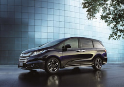 Honda Odyssey ra mắt phiên bản 2017 giá 1,99 tỷ đồng