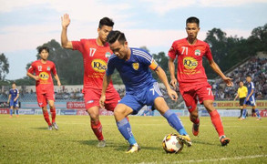 'Người dạy hổ' ra mắt V-League, HAGL đánh rơi chiến thắng phút chót