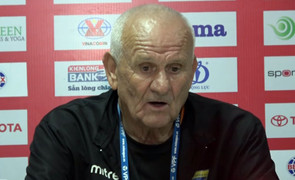 HLV FLC Thanh Hóa bức xúc: 'Nên trao chức vô địch V-League ngay từ đầu mùa'