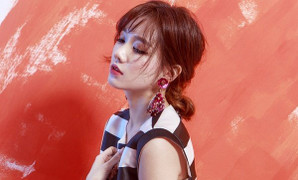 Hari Won trải lòng về tuổi thơ cơ cực bằng tự truyện song ngữ