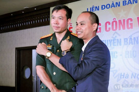 Galle Watch - Tự hào là nhà tài trợ quà tặng cho Hội nghị Cấp cao APEC