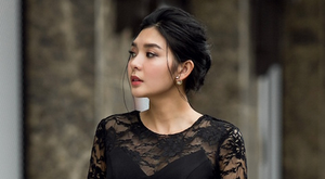 Em họ Hoa hậu của Trương Ngọc Ánh khoe vẻ kiêu kỳ không kém chị