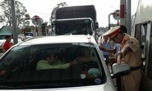 Công an mời tài xế qua trạm BOT Biên Hòa lên làm việc: 'Lần sau cho đi mà không đi thì sẽ phạt'