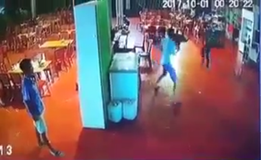 Truy bắt nhóm côn đồ cầm kiếm chém tới tấp chủ quán massage