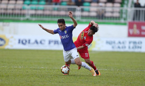 Thua HAGL, HLV Hà Nội không trách trọng tài