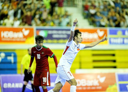 Trận đấu còn 30 giây, tuyển futsal Việt Nam ghi bàn thắng kịch tính Indonesia