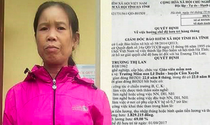 Cô giáo mầm non khóc không thành tiếng khi nhận 1,3 triệu đồng lương hưu