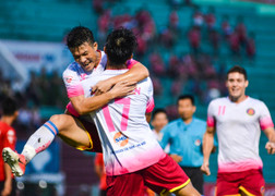 Xem những siêu phẩm đẳng cấp thế giới đánh gục đội bóng của Công Vinh