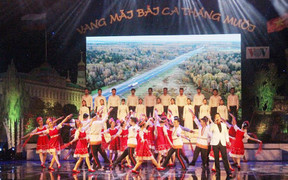 'Vang mãi bài ca tháng Mười': Có một nước Nga Xô viết sống mãi trong tim người Việt